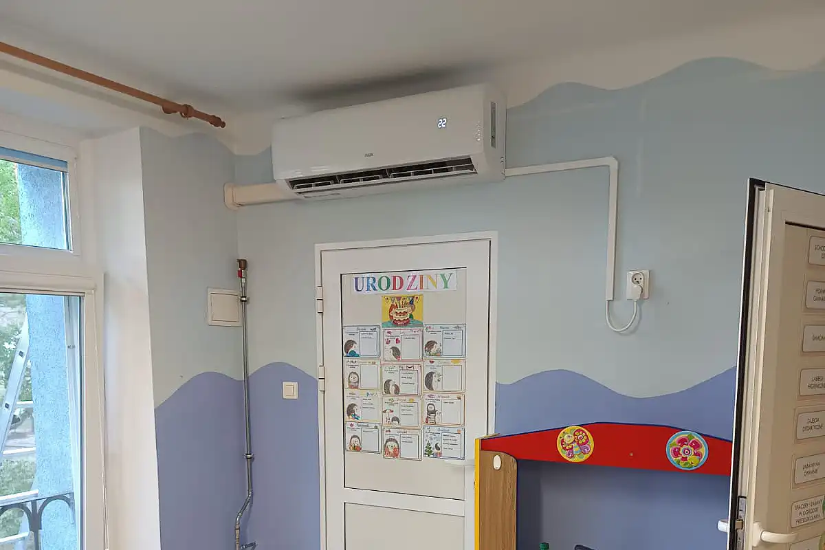 klimatyzator w sali zabaw