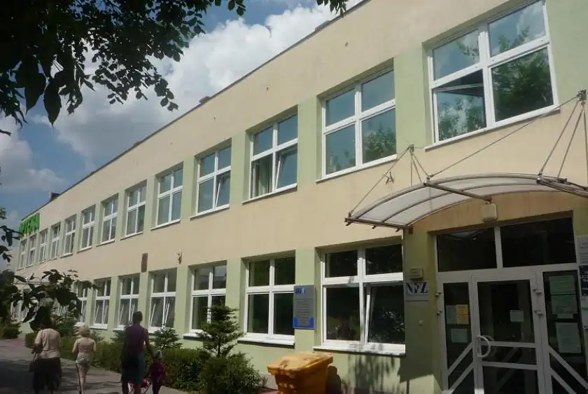 montaż klimatyzacji w przychodni - budynek